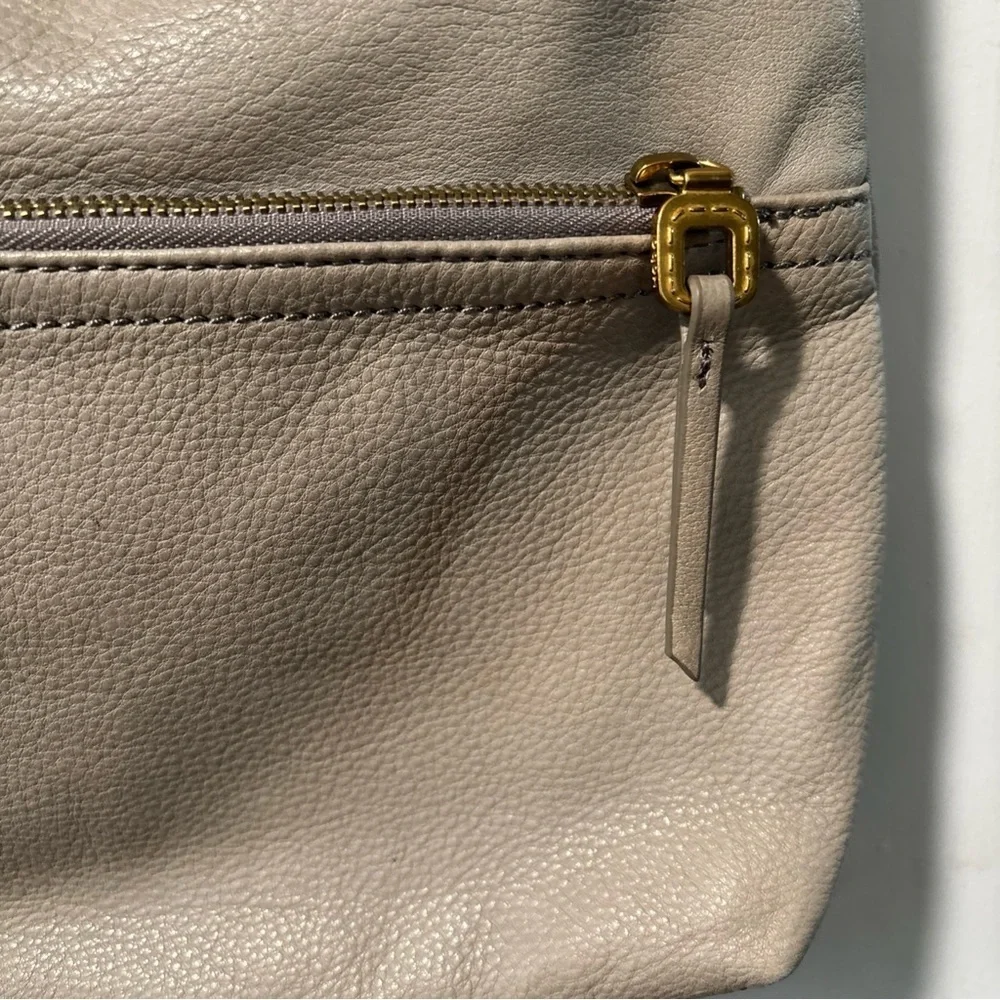 HOBO liberty taupe